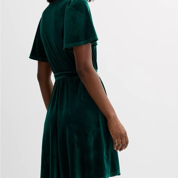 Draper James Flutter Sleeve Tie Waist Velvet Dress NWT - Picture 2 of 10